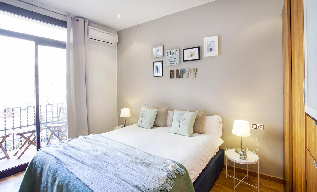 Apartments Barcelona&Home Deco Viladomat Exterior foto